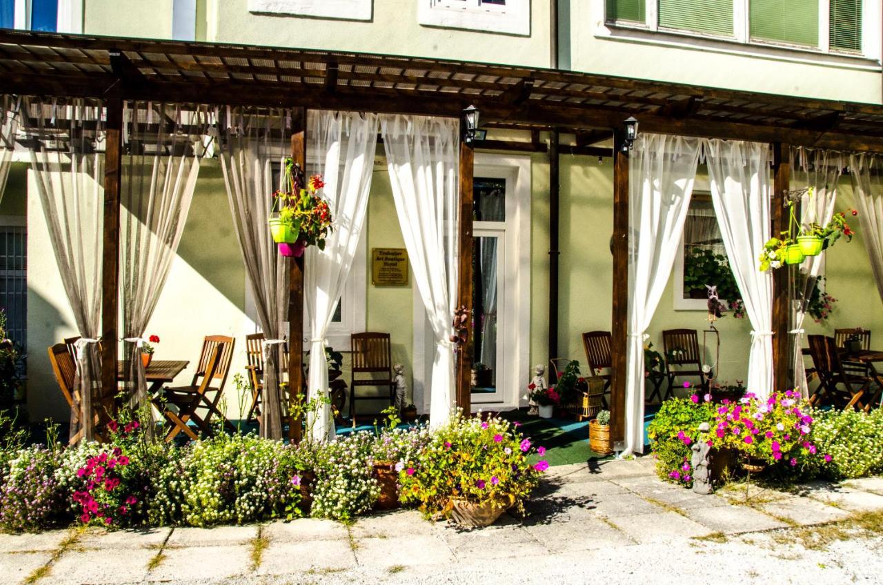 Trubarjev Art Boutique Hotel Lasko Bagian luar foto